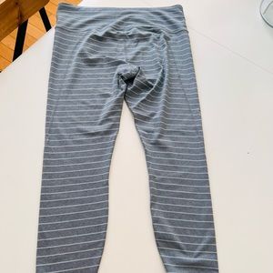 Awesome cropped pants athleta size large